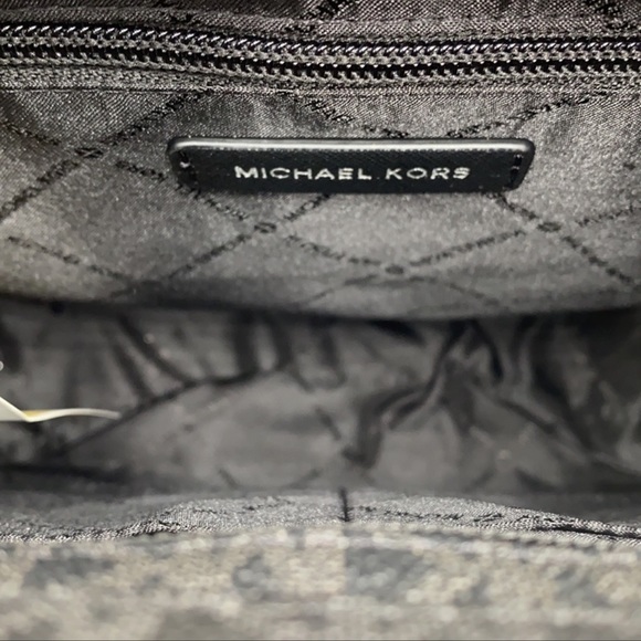 MICHAEL KORS LARGE MESSENGER BLACK SIGNATURE - Picture 5 of 16